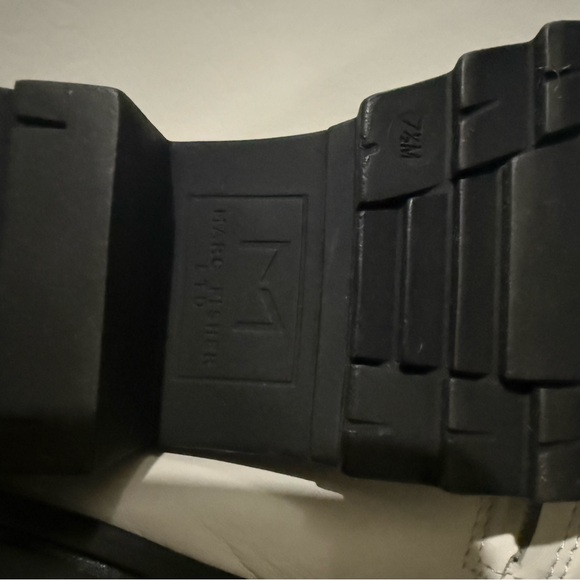 Marc Fisher White Leather Winter Zip-up Ankle Boot - Picture 10 of 13